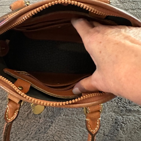 Dooney & Bourke - Picture 2 of 3